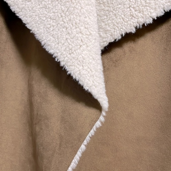 Debby Collection - faux fur, suede-look sweater cardigan - Women’s M - Picture 4 of 9